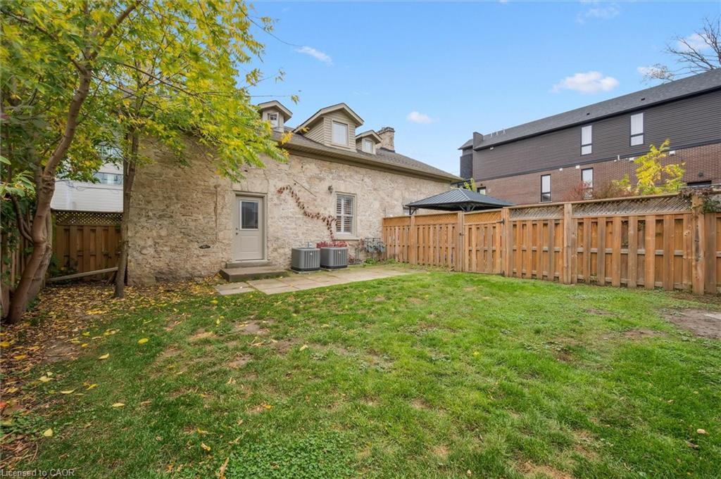 16-18 St Andrews Street, Cambridge, ON - Outdoor