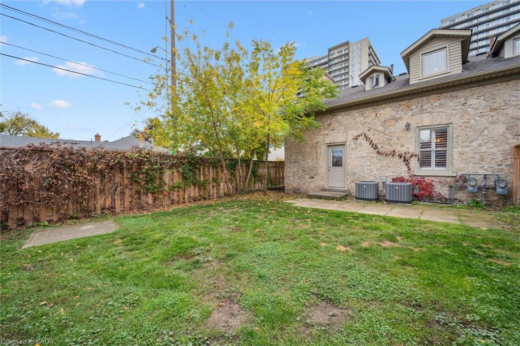 16-18 St Andrews Street, Cambridge, ON - Outdoor