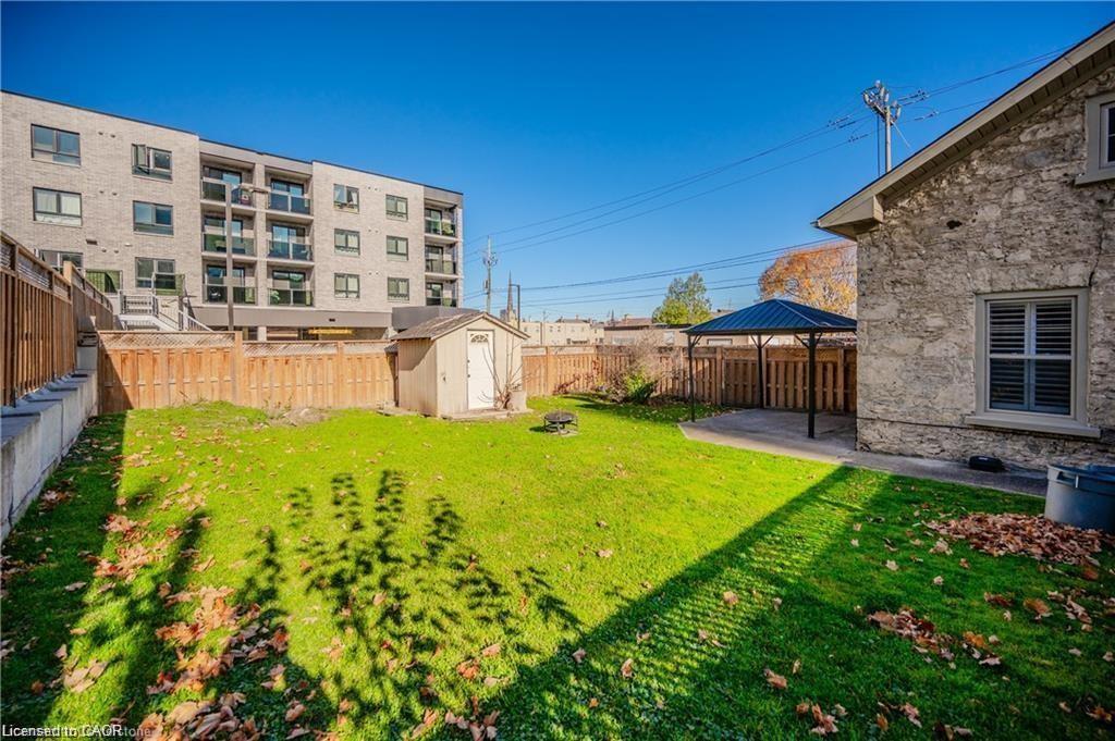 16-18 St Andrews Street, Cambridge, ON - Outdoor