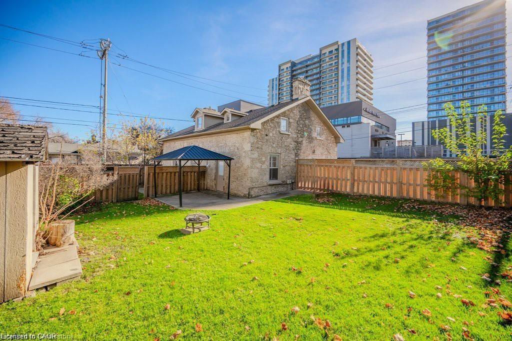 16-18 St Andrews Street, Cambridge, ON - Outdoor