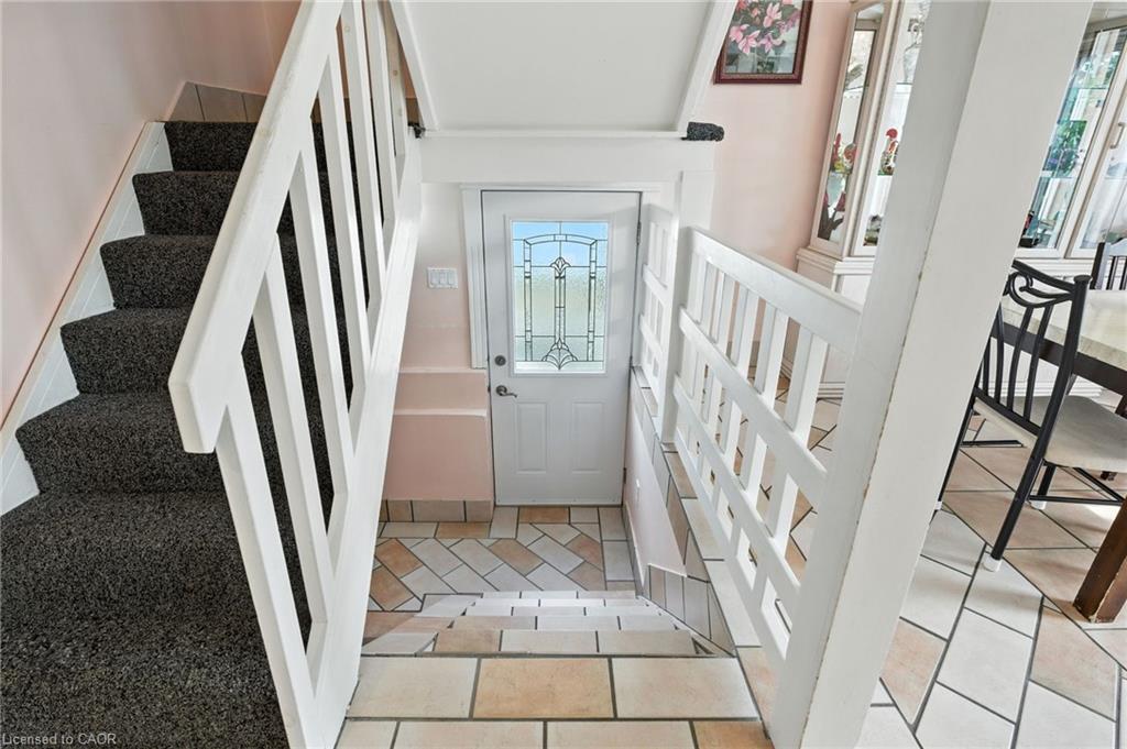 39 Clayburn Avenue, St. Catharines, ON - Indoor Photo Showing Other Room