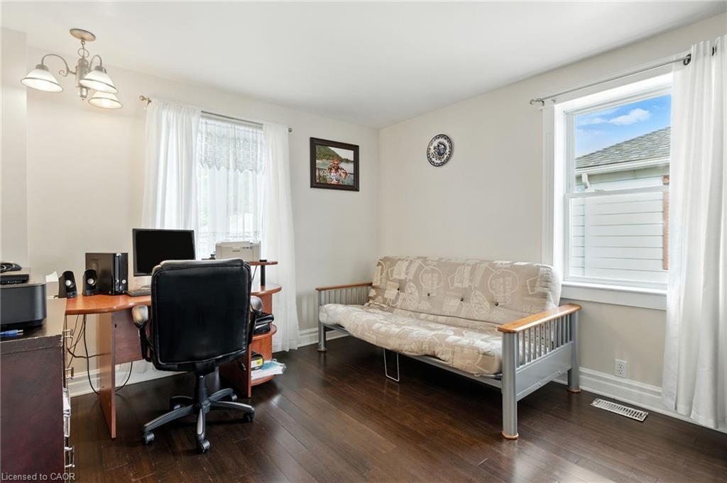 39 Clayburn Avenue, St. Catharines, ON - Indoor