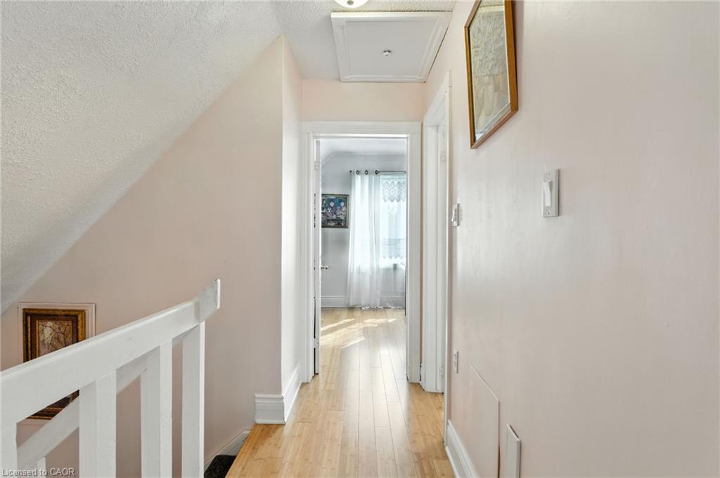 39 Clayburn Avenue, St. Catharines, ON - Indoor Photo Showing Other Room