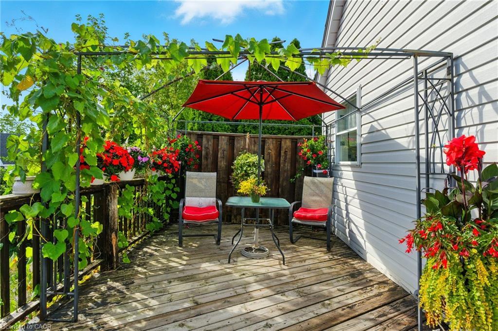 39 Clayburn Avenue, St. Catharines, ON - Outdoor With Deck Patio Veranda