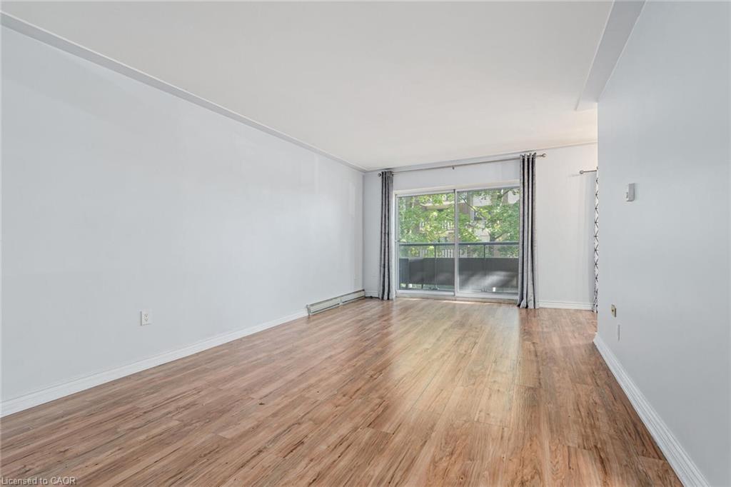 203-11 Woodman Drive, Hamilton, ON - Indoor Photo Showing Other Room