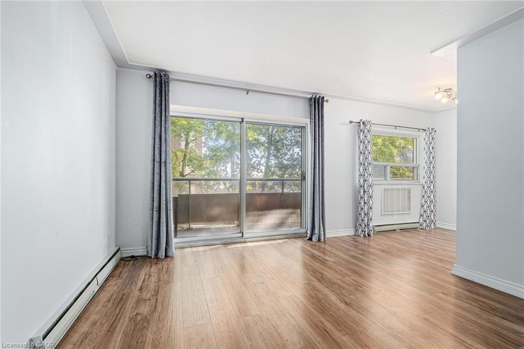 203-11 Woodman Drive, Hamilton, ON - Indoor Photo Showing Other Room