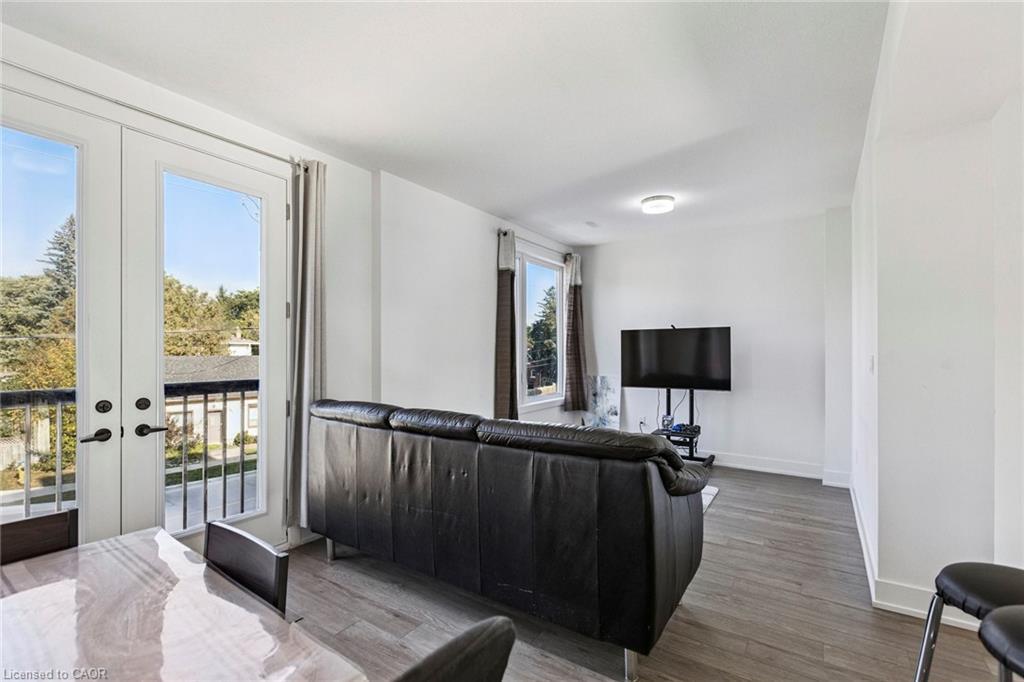 62-99 Roger Street, Waterloo, ON - Indoor