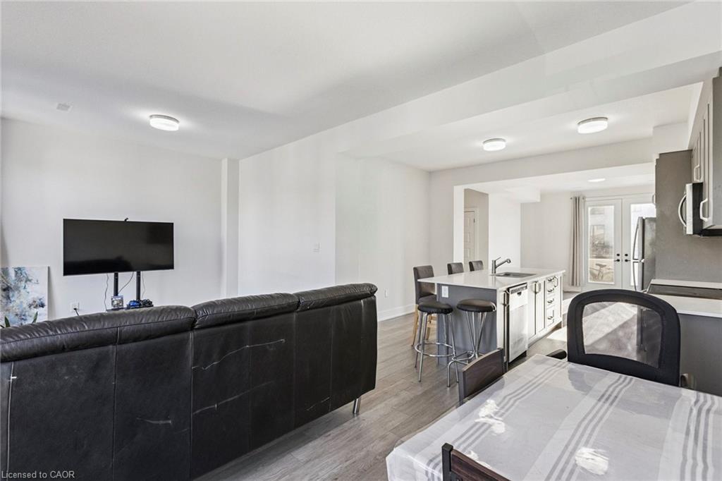 62-99 Roger Street, Waterloo, ON - Indoor