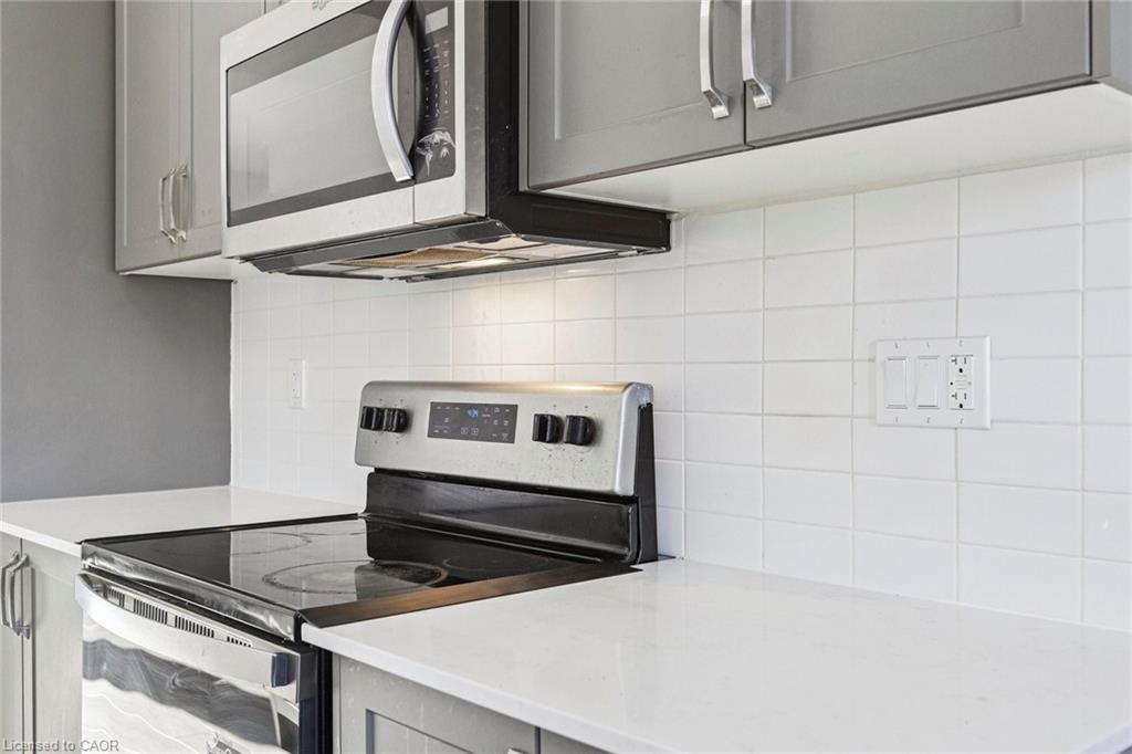 62-99 Roger Street, Waterloo, ON - Indoor Photo Showing Kitchen