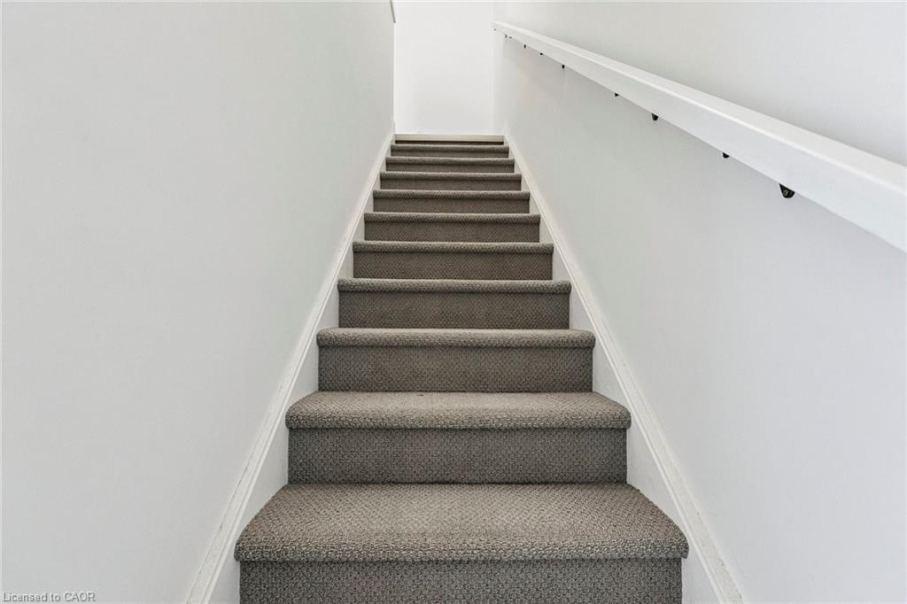 62-99 Roger Street, Waterloo, ON - Indoor Photo Showing Other Room