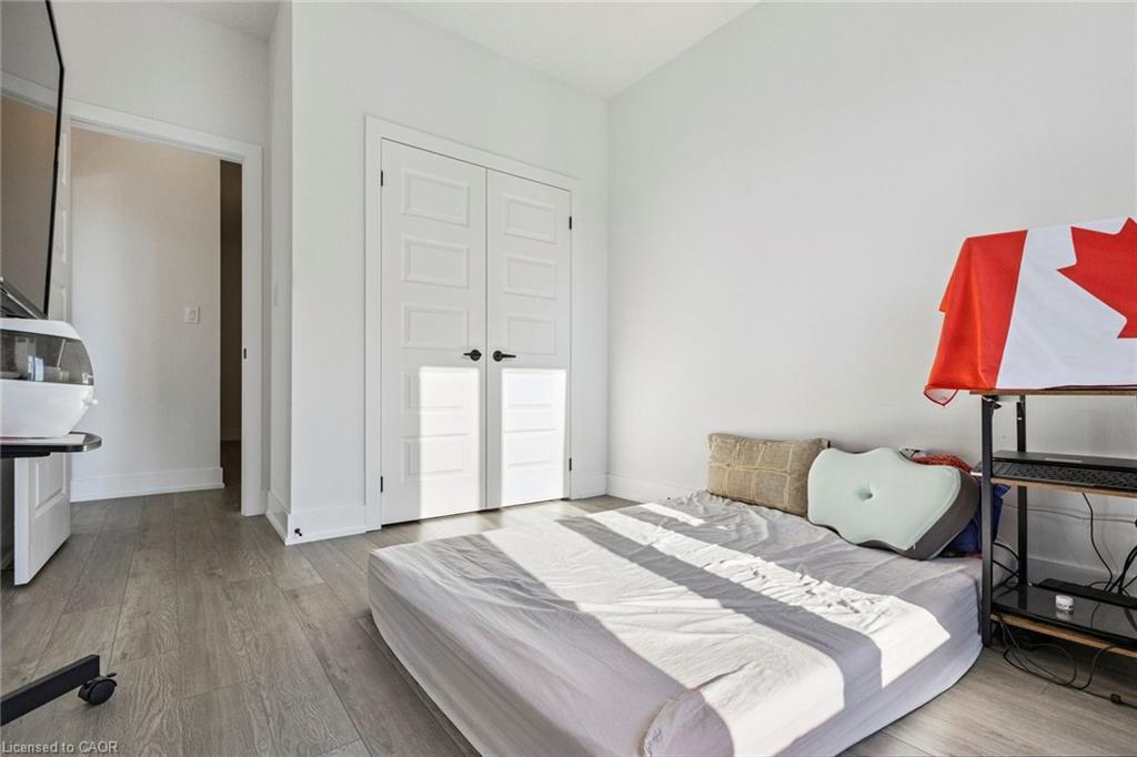 62-99 Roger Street, Waterloo, ON - Indoor Photo Showing Bedroom