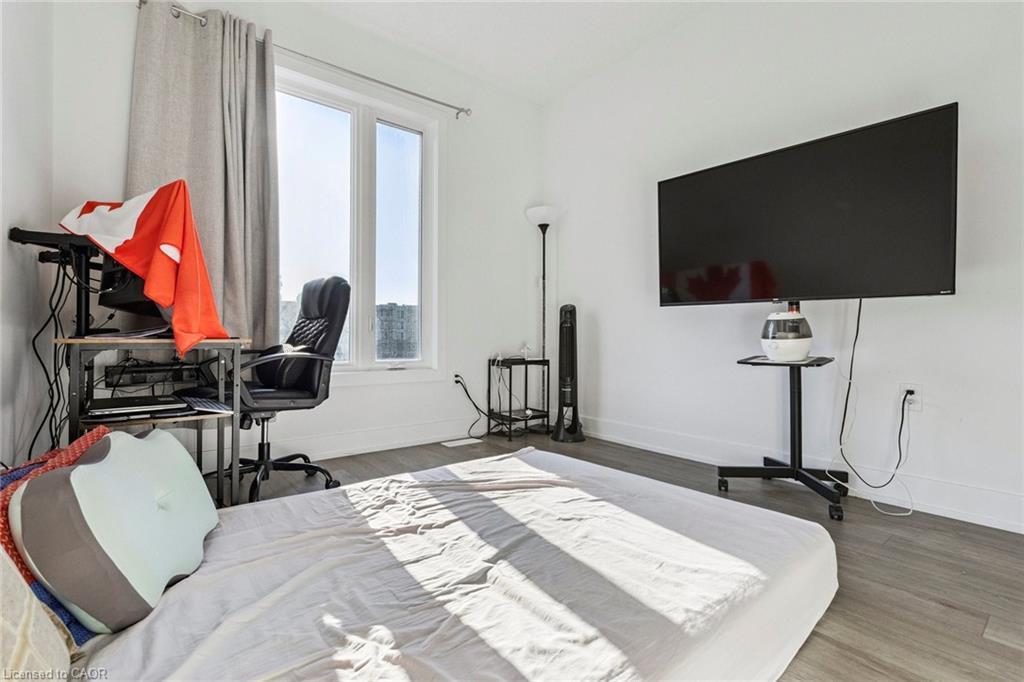 62-99 Roger Street, Waterloo, ON - Indoor Photo Showing Other Room