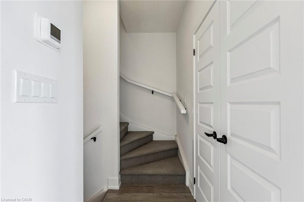 62-99 Roger Street, Waterloo, ON - Indoor Photo Showing Other Room