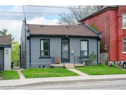 129 Dundurn Street N Hamilton, ON L8R 3E7