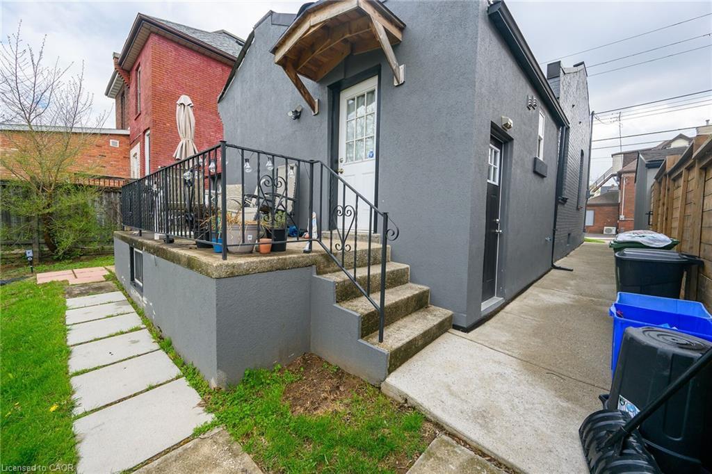 129 Dundurn Street N, Hamilton, ON - Outdoor With Exterior