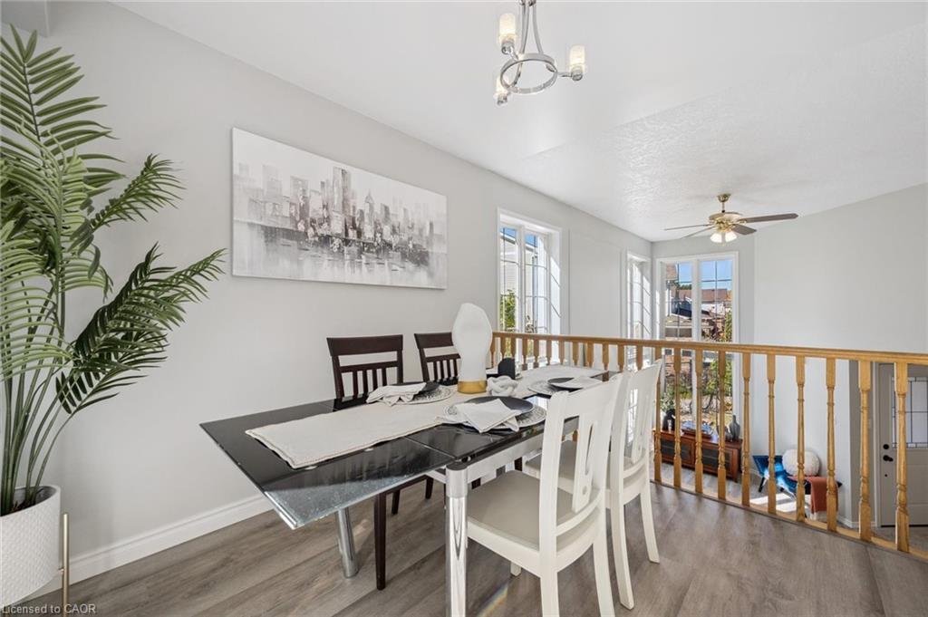 409 Laurel Gate Drive, Waterloo, ON - Indoor Photo Showing Dining Room