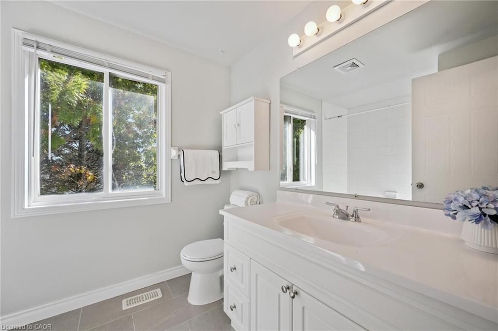 409 Laurel Gate Drive, Waterloo, ON - Indoor Photo Showing Bathroom