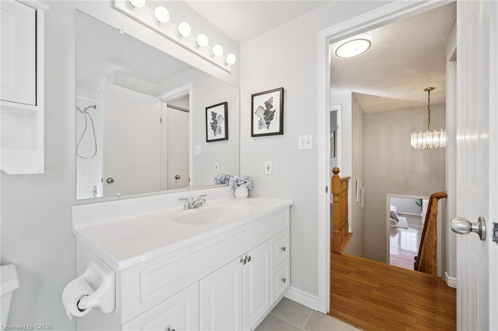 409 Laurel Gate Drive, Waterloo, ON - Indoor Photo Showing Bathroom