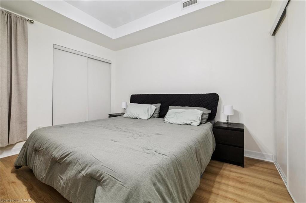 102-70 Stewart Street, Oakville, ON - Indoor Photo Showing Bedroom