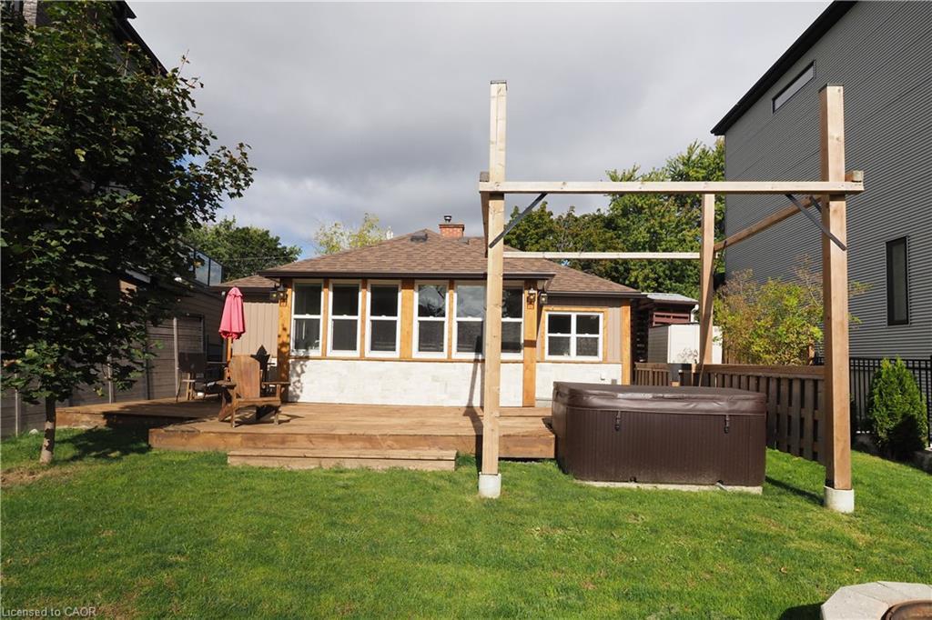 50 Holly Trail, Puslinch, ON - Outdoor With Deck Patio Veranda