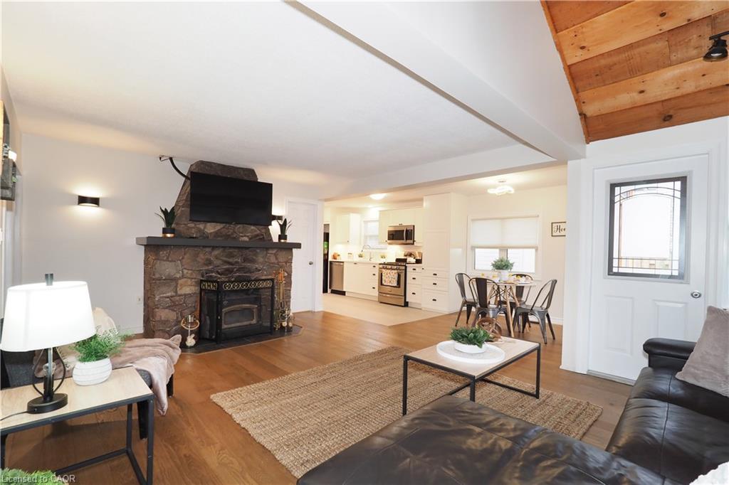 50 Holly Trail, Puslinch, ON - Indoor Photo Showing Living Room With Fireplace