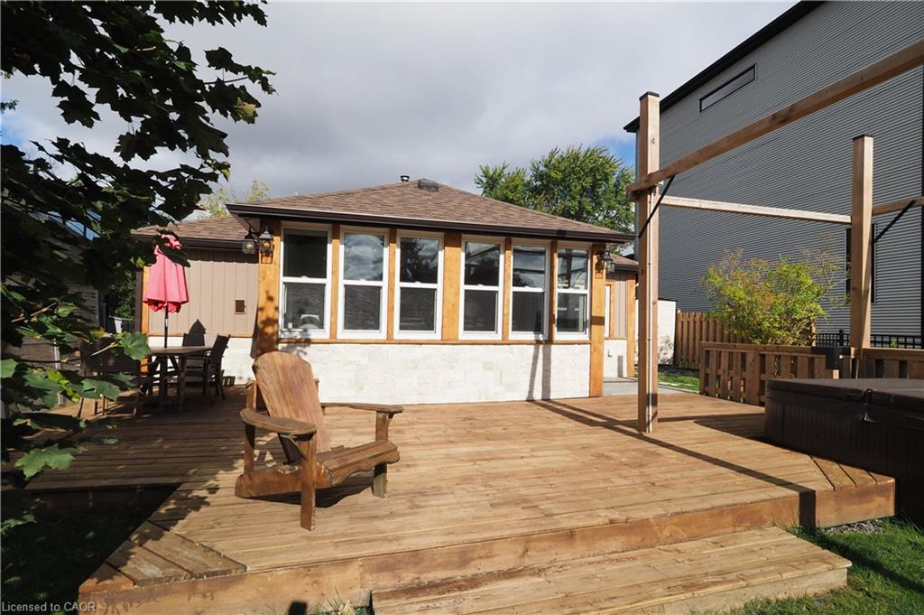 50 Holly Trail, Puslinch, ON - Outdoor With Deck Patio Veranda