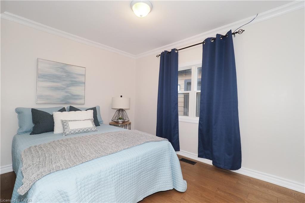 50 Holly Trail, Puslinch, ON - Indoor Photo Showing Bedroom