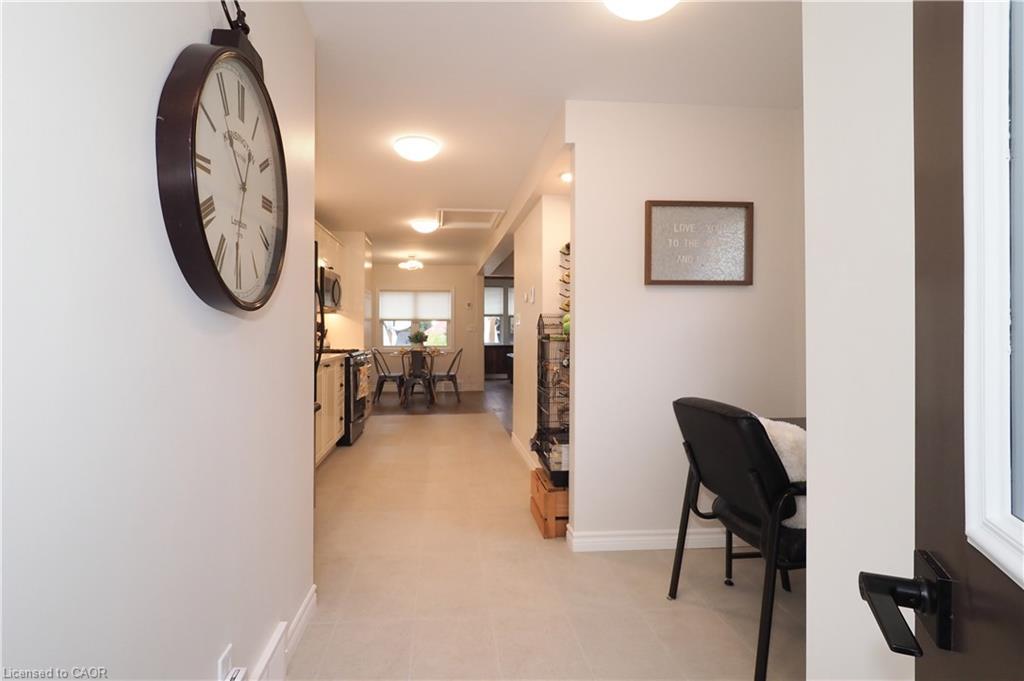 50 Holly Trail, Puslinch, ON - Indoor Photo Showing Other Room