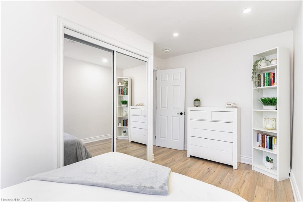 97 East 31St Street, Hamilton, ON - Indoor Photo Showing Bedroom