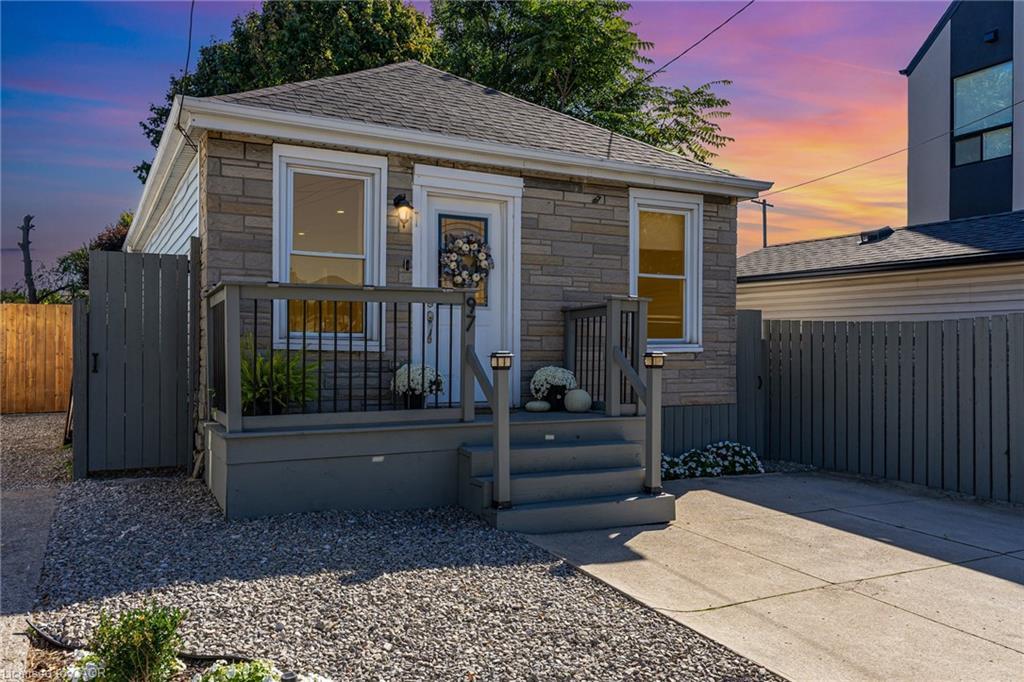 97 East 31St Street, Hamilton, ON - Outdoor