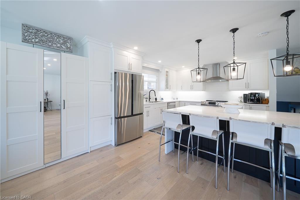 662 Mohawk Road W, Hamilton, ON - Indoor Photo Showing Kitchen With Upgraded Kitchen