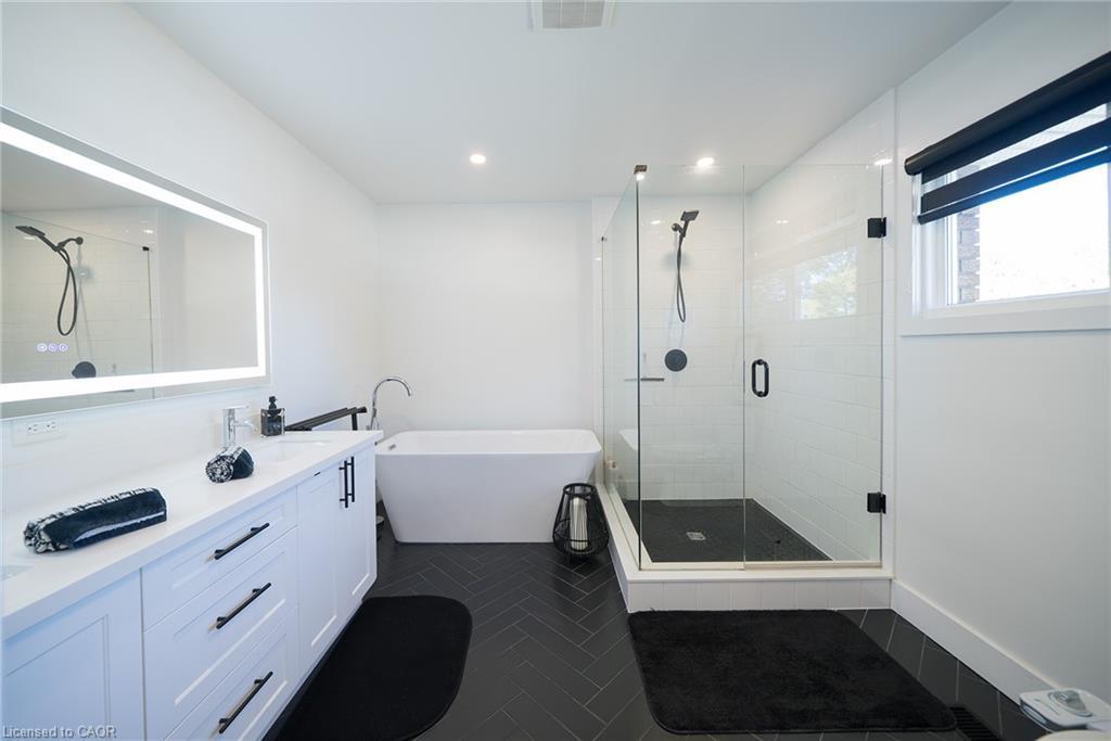 662 Mohawk Road W, Hamilton, ON - Indoor