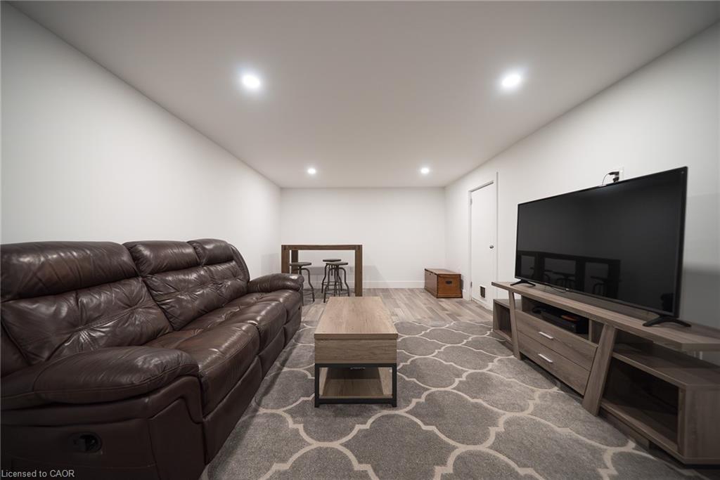 662 Mohawk Road W, Hamilton, ON - Indoor