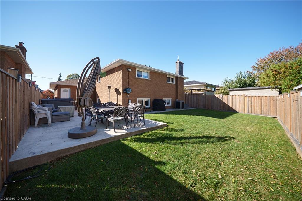 662 Mohawk Road W, Hamilton, ON - Outdoor With Backyard With Exterior