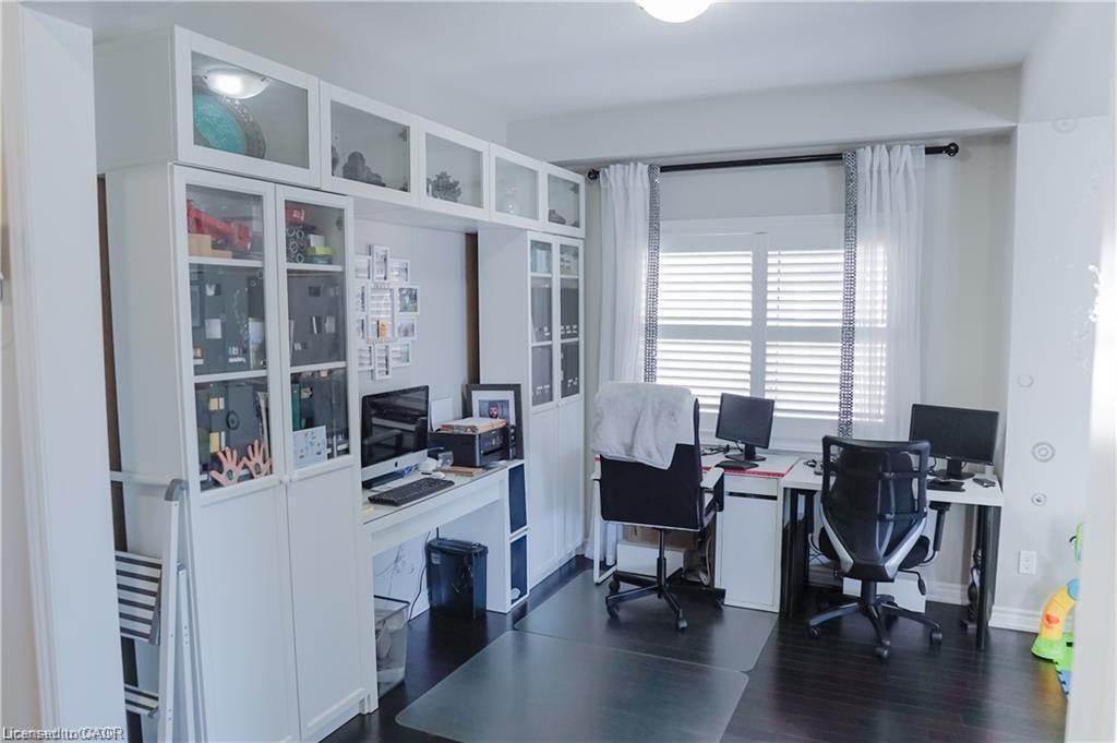 11 Aitken Court, Fergus, ON - Indoor Photo Showing Office