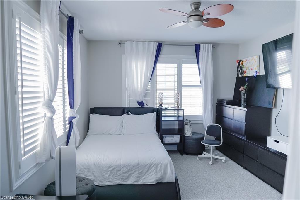 11 Aitken Court, Fergus, ON - Indoor Photo Showing Bedroom
