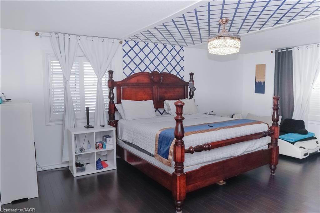 11 Aitken Court, Fergus, ON - Indoor Photo Showing Bedroom