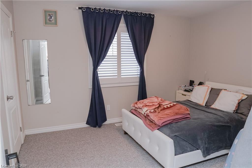 11 Aitken Court, Fergus, ON - Indoor Photo Showing Bedroom