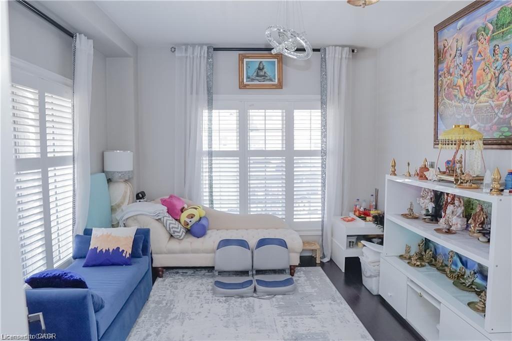 11 Aitken Court, Fergus, ON - Indoor