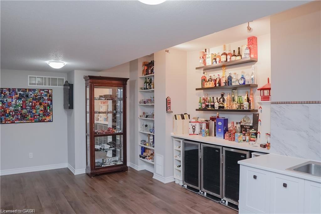 11 Aitken Court, Fergus, ON - Indoor