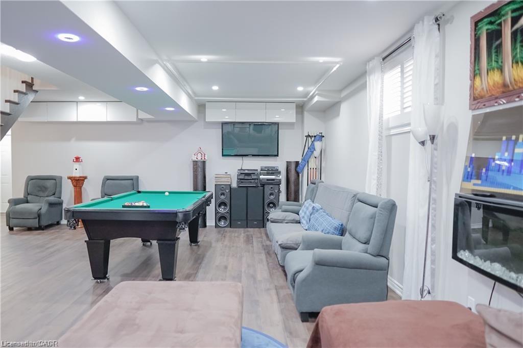 11 Aitken Court, Fergus, ON - Indoor Photo Showing Other Room