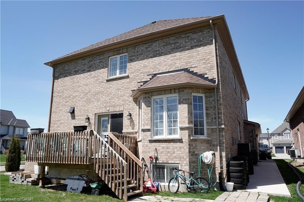 11 Aitken Court, Fergus, ON - Outdoor