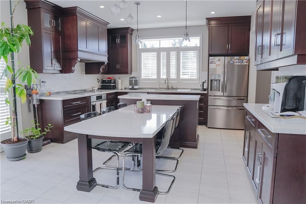 11 Aitken Court, Fergus, ON - Indoor Photo Showing Kitchen With Stainless Steel Kitchen With Upgraded Kitchen