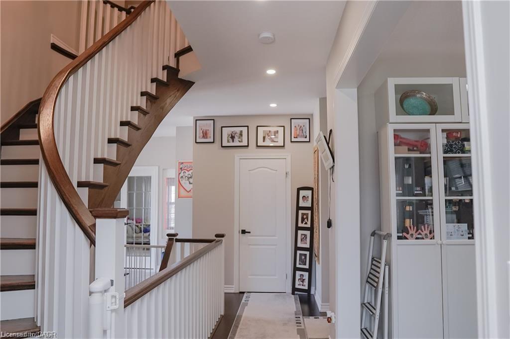 11 Aitken Court, Fergus, ON - Indoor Photo Showing Other Room
