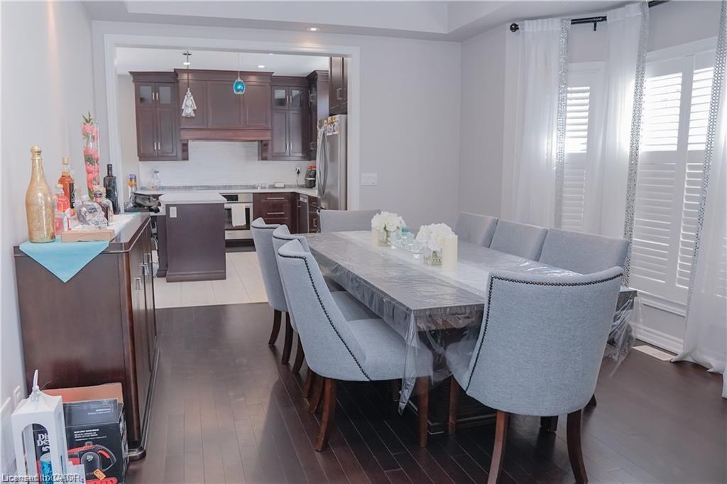 11 Aitken Court, Fergus, ON - Indoor Photo Showing Dining Room