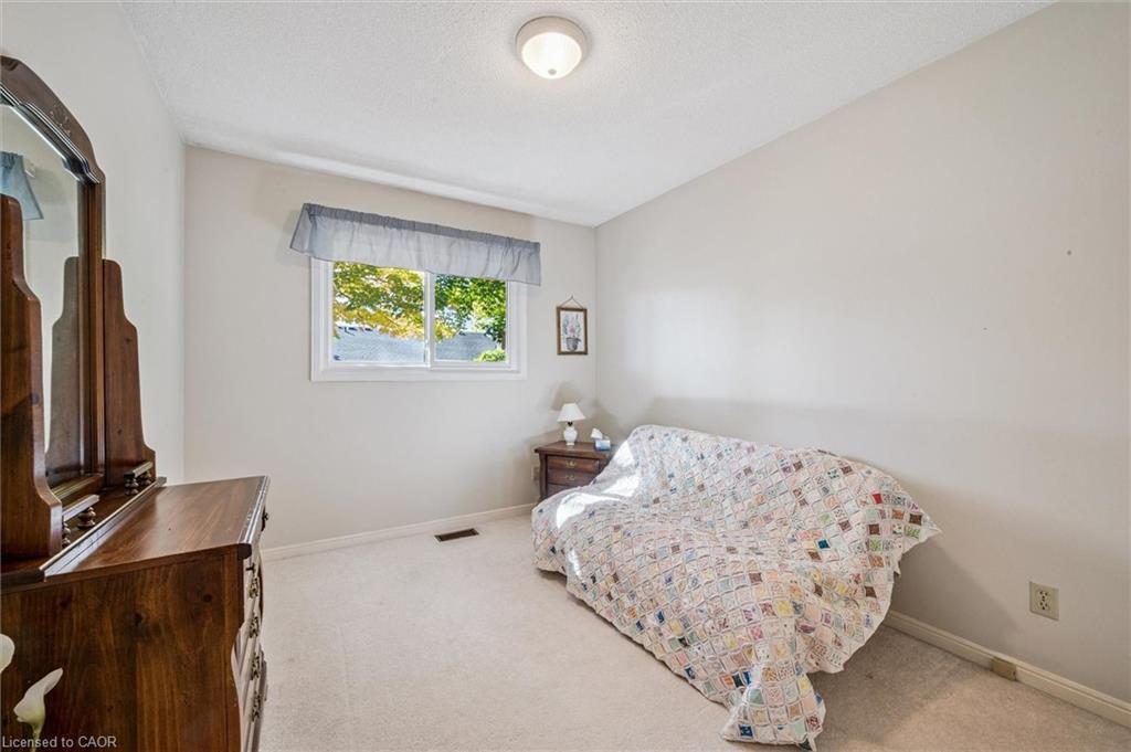 207 Laurentian Drive, Kitchener, ON - Indoor Photo Showing Bedroom