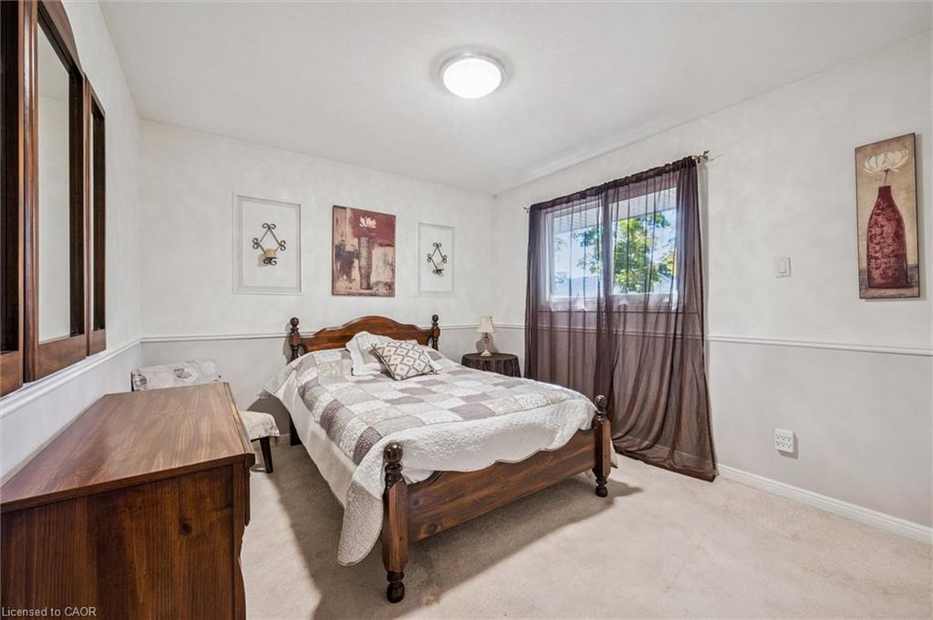 207 Laurentian Drive, Kitchener, ON - Indoor Photo Showing Bedroom