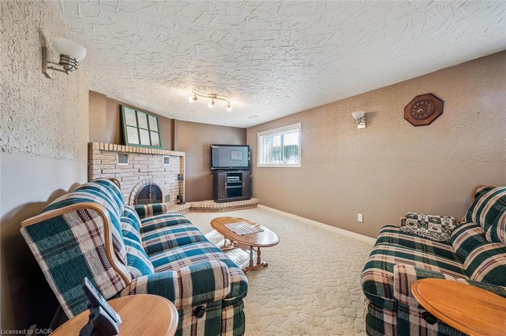 207 Laurentian Drive, Kitchener, ON - Indoor Photo Showing Living Room With Fireplace