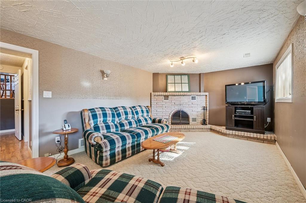 207 Laurentian Drive, Kitchener, ON - Indoor Photo Showing Living Room With Fireplace