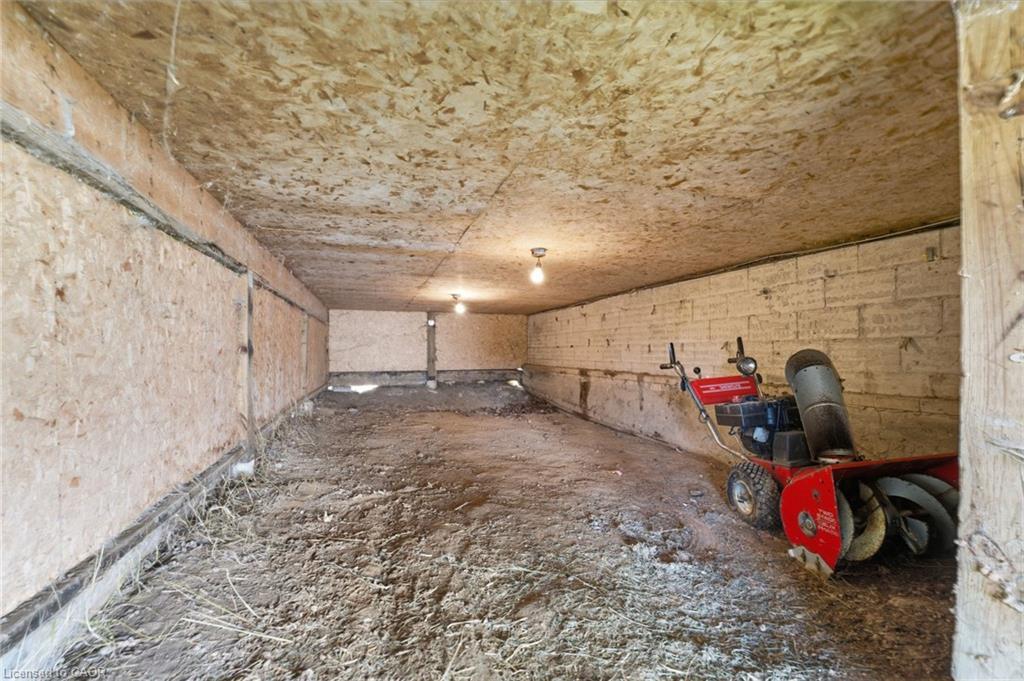 2091 6Th Concession Road W, Hamilton, ON - Indoor Photo Showing Other Room